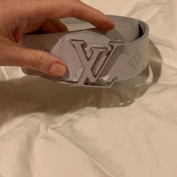 New beautiful authentic unisex Louis Vuitton white , grey belt/ silver buckle main image 13